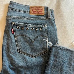 Levi’s 711 Skinny Jeans. Size 28.